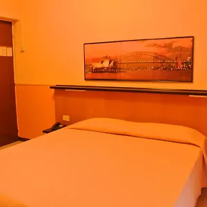 https://giardino-milan.italymilanhotels.net